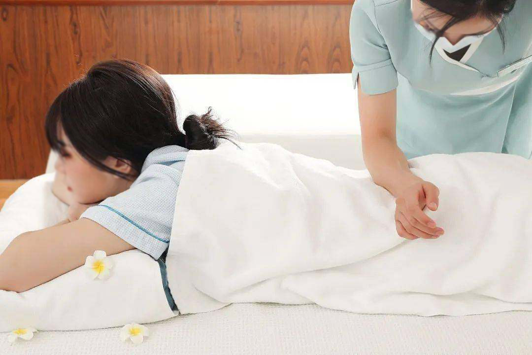 樂(lè )康醫療器械：負壓拔罐器怎么使用？